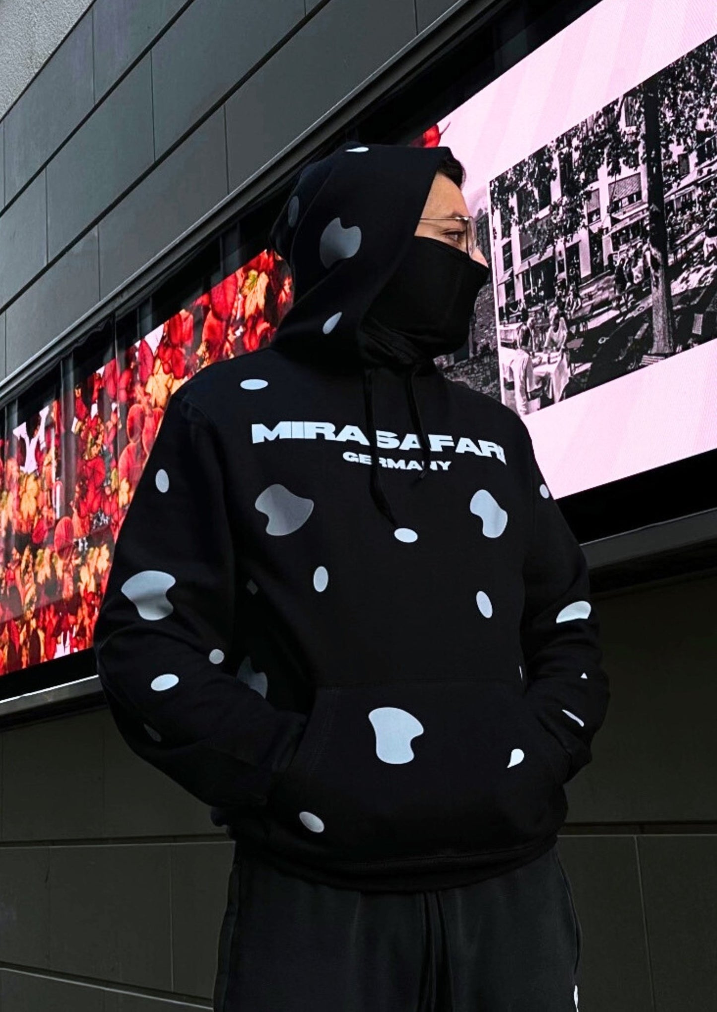 GENOVESTO Classic Unisex Hoodie - MIRASAFARI