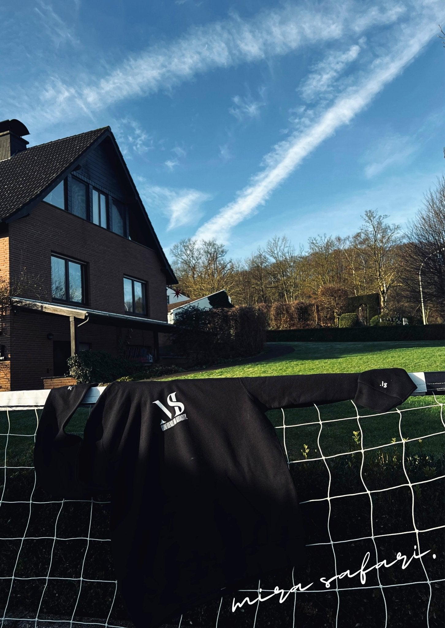 FEARLESS HOODIE - MIRASAFARI