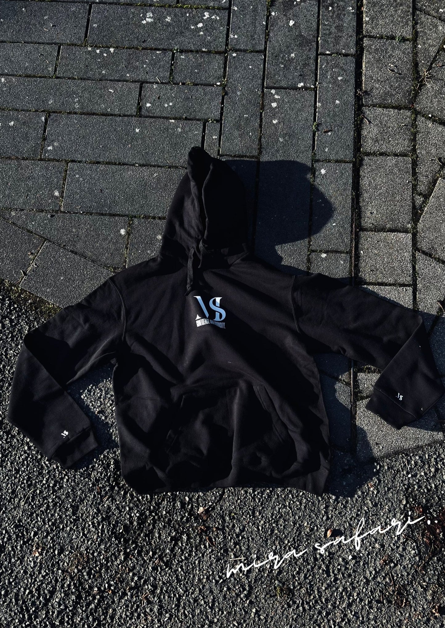 FEARLESS HOODIE - MIRASAFARI